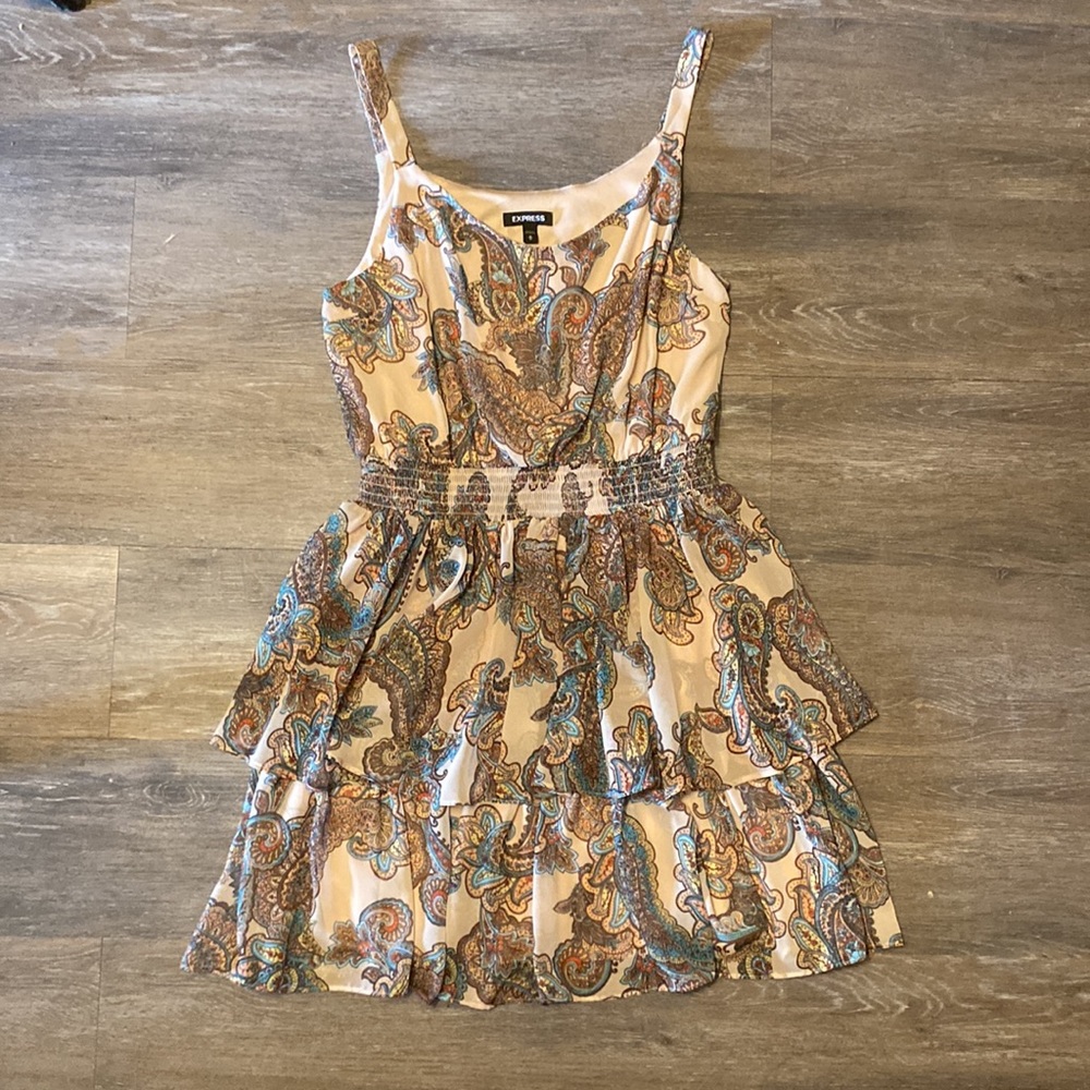 Express Neutral Paisley Tiered Sleeveless Dress Size M